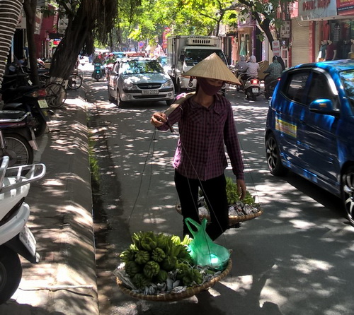 Người lao động di cư khó tiếp cận BHYT, BHXH ảnh 1